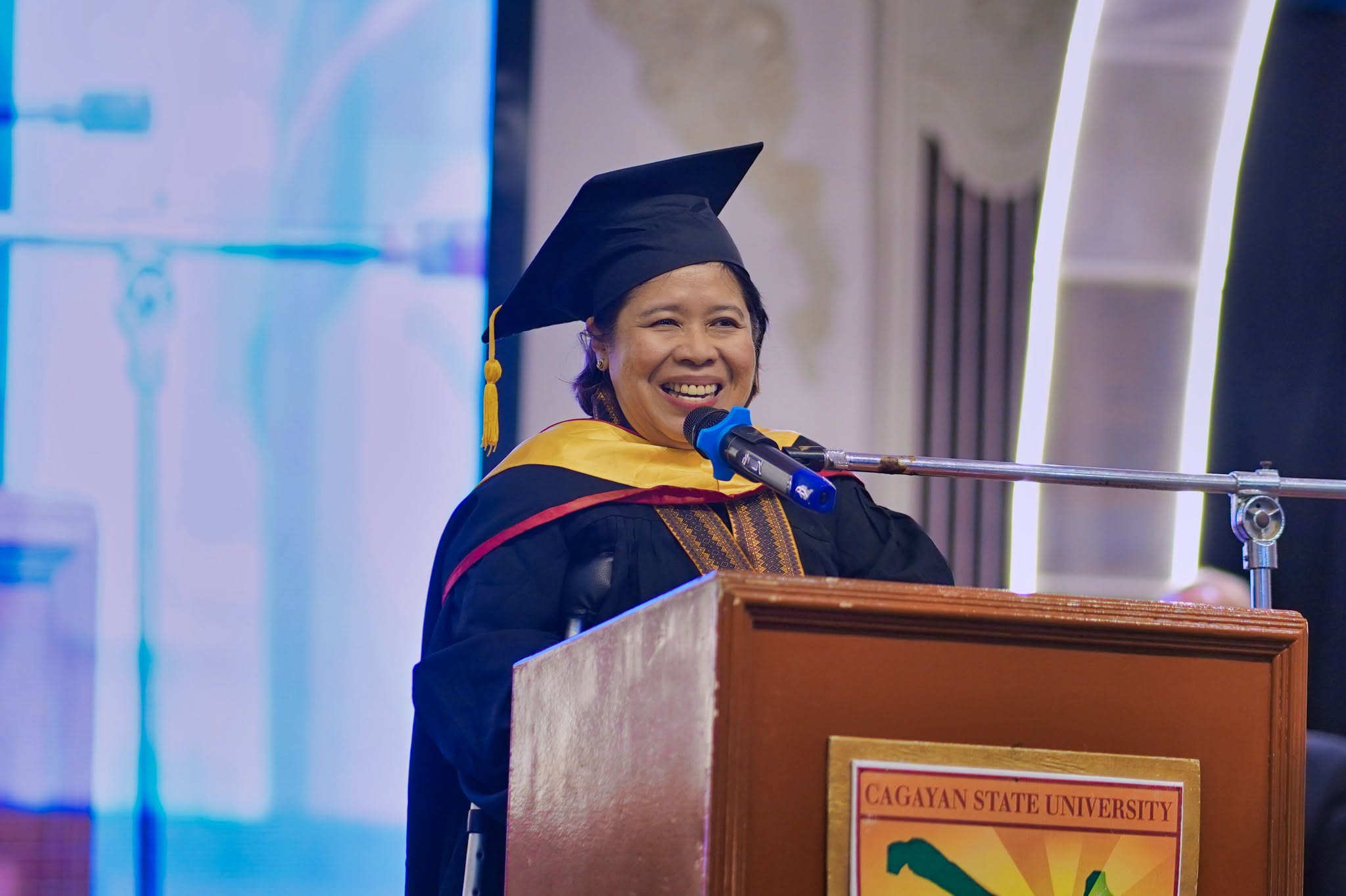 24TH-GRAD-COL-PHOTOSET photo 3